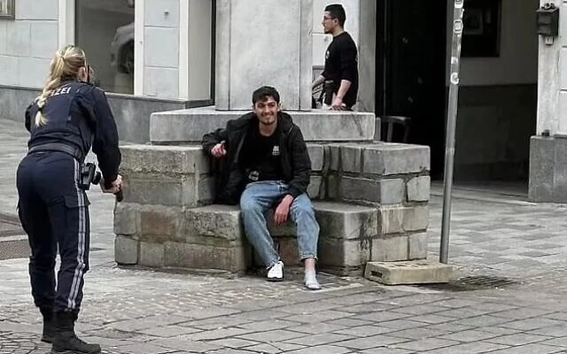 Attacker Ahmad G. arrested by the police after he stabbed 6 people and 1 died on 15 February 2025